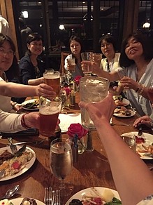 ディナーでの乾杯
